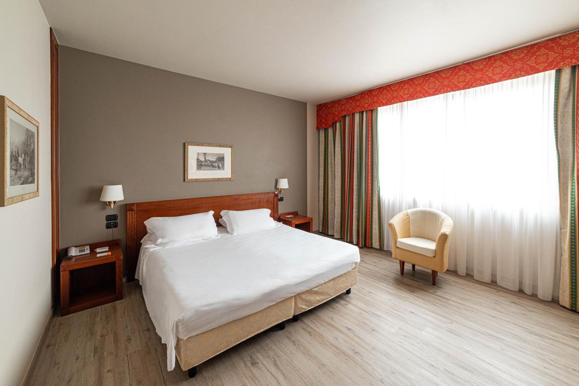 Phi Hotel Cavalieri Bra Extérieur photo