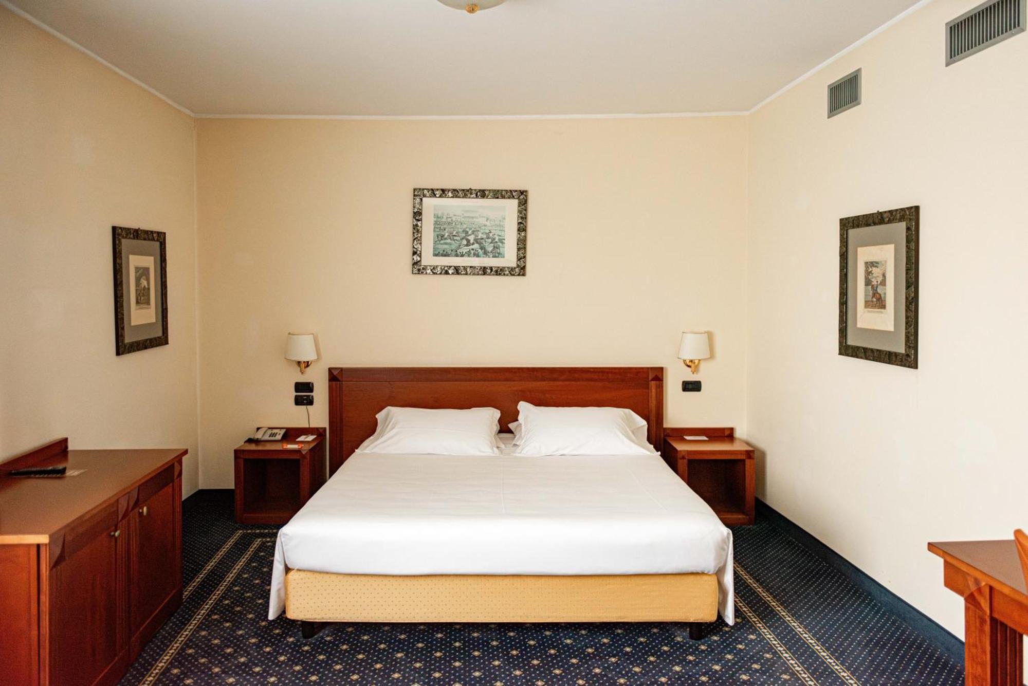 Phi Hotel Cavalieri Bra Extérieur photo